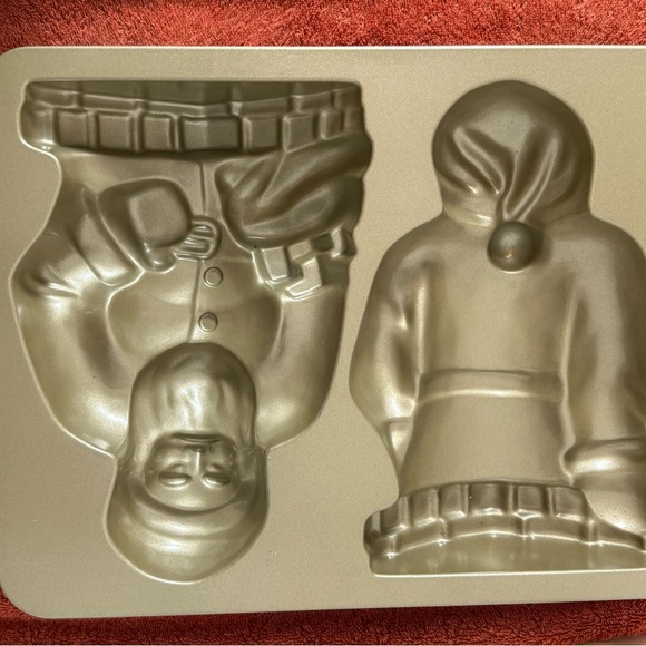 Nordic Ware 10 Cup VTG. Santa Claus Cast Aluminum Cake Pan Platinum Collection - Picture 2 of 6